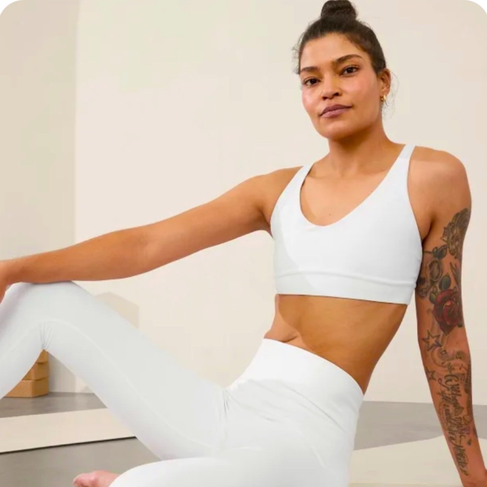 Athleta White Solace Bra. Size XS.